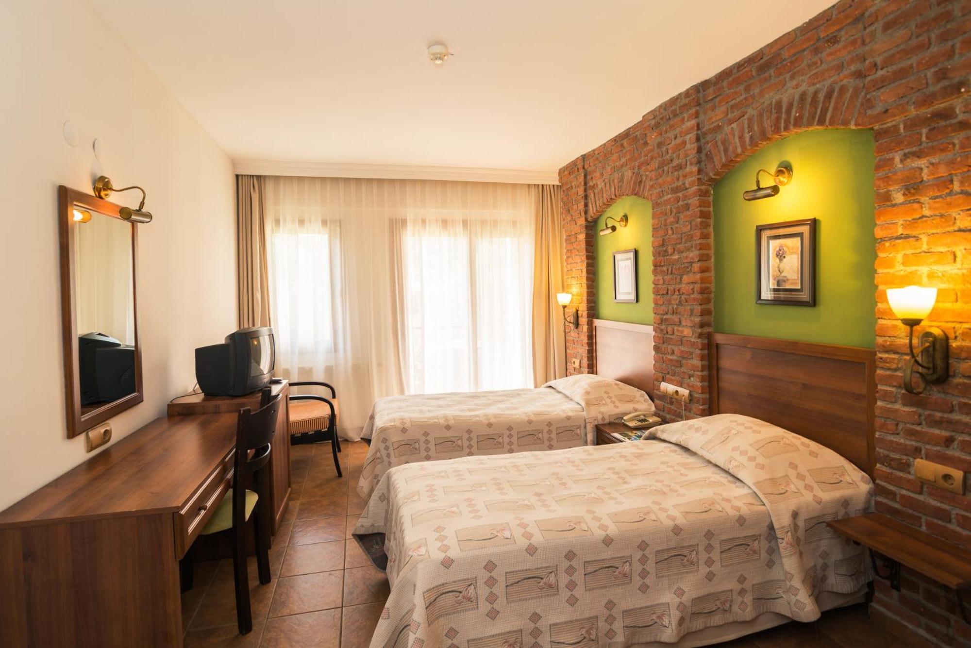 Hotel Naturmed Thermal Springs And Health Center *