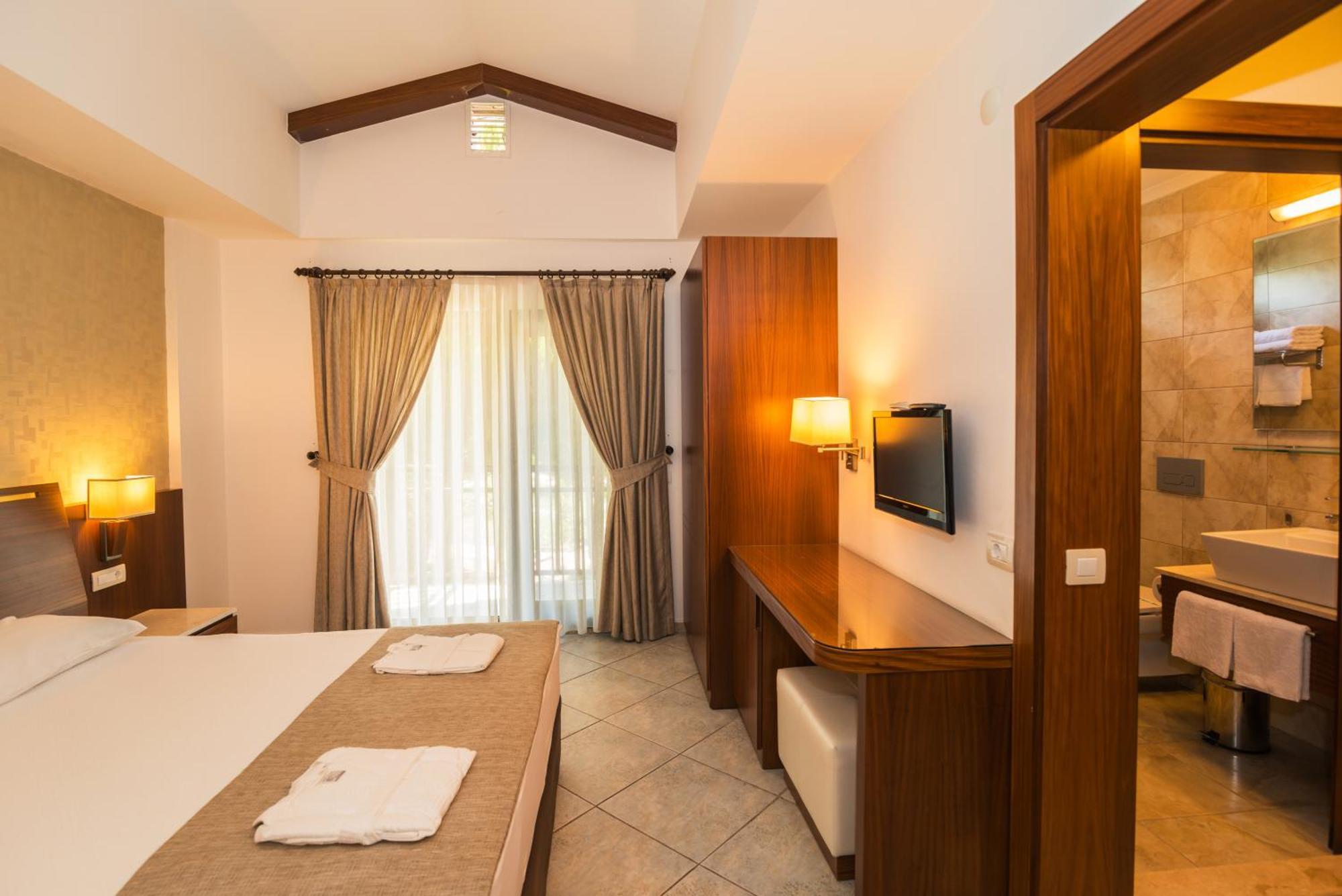 Naturmed Thermal Springs And Health Center *