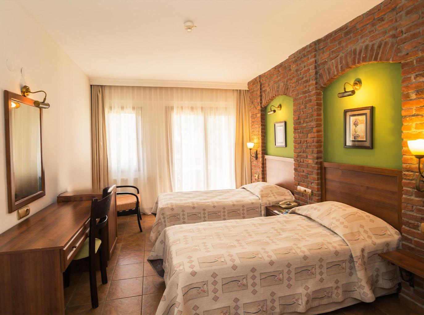 Naturmed Thermal Springs And Health Center Otel *